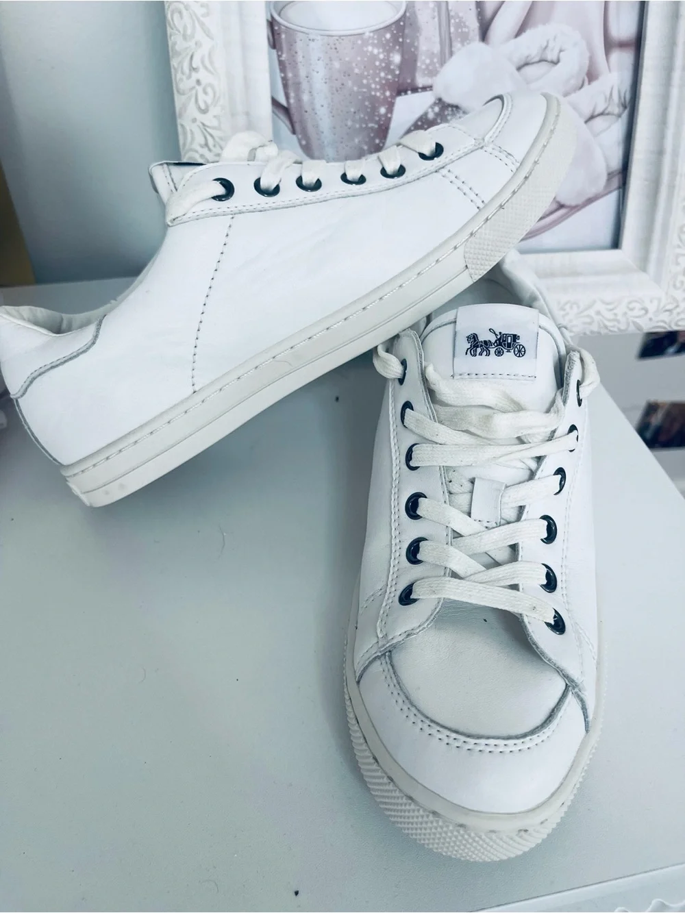 Coach White Leather Low-Top Sneakers with Horse & Carriage Patch